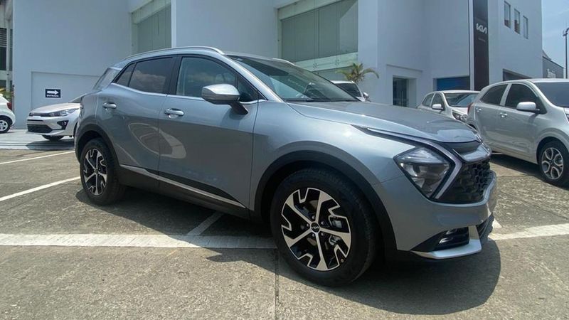 Kia-Sportage-Vibrant-Automatico-03