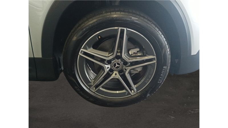 Mercedes-Benz-GLB-200-AMG-Line-00772909-05
