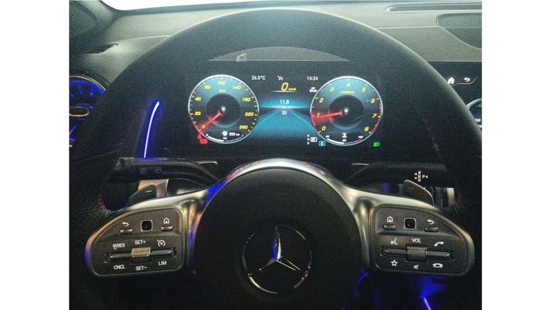 Mercedes-Benz-GLB-200-AMG-Line-00772909-06