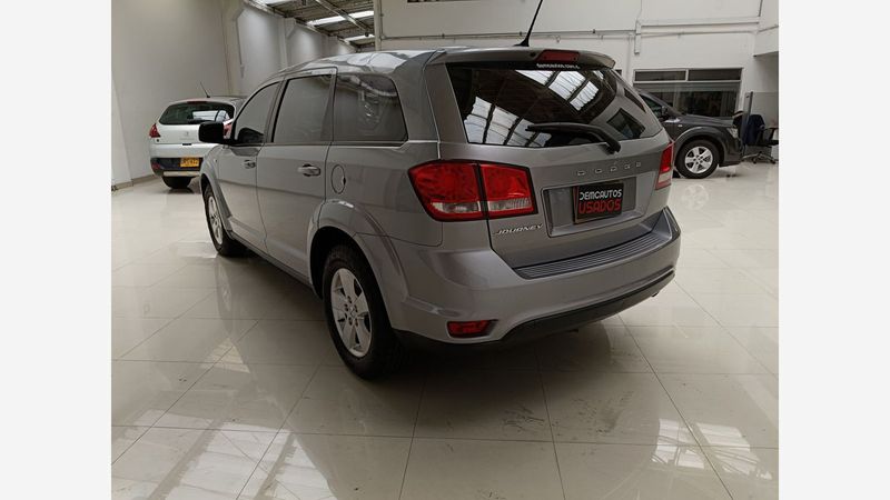 Dodge-Journey-Se-2015-Gasolina-7-Puestos-Gris-1416378286-03_20250124155646