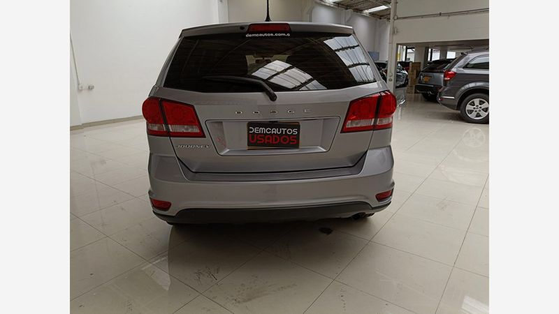 Dodge-Journey-Se-2015-Gasolina-7-Puestos-Gris-1416378286-04_20250124155646