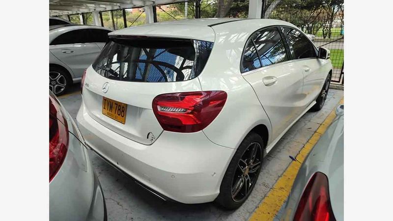 Mercedes-Benz-A200-073906349-03_20241031164512