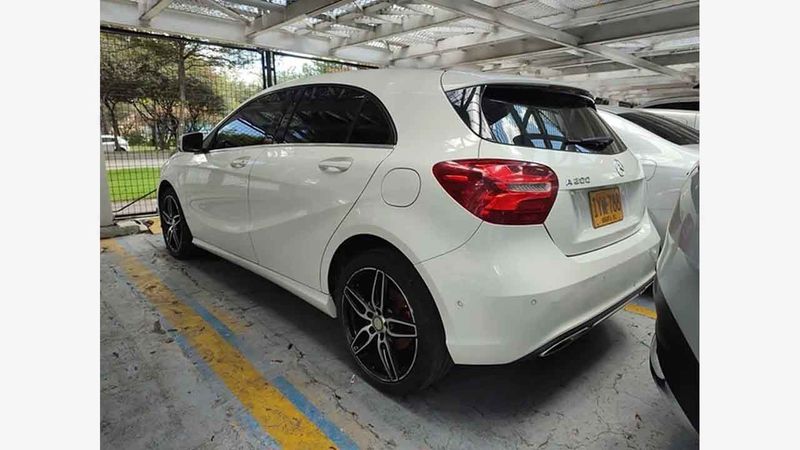 Mercedes-Benz-A200-073906349-04_20241031164512
