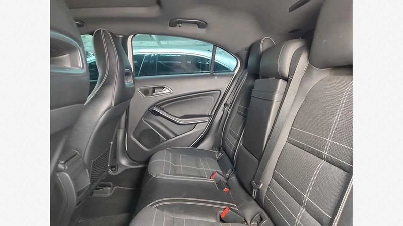 Mercedes-Benz-A200-073906349-07_20241031164512