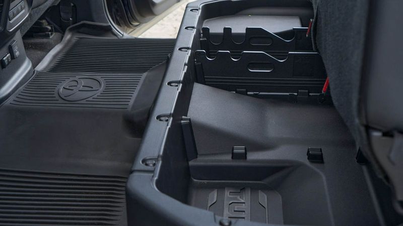 Toyota-Tundra-Platinum-07_20250226163222