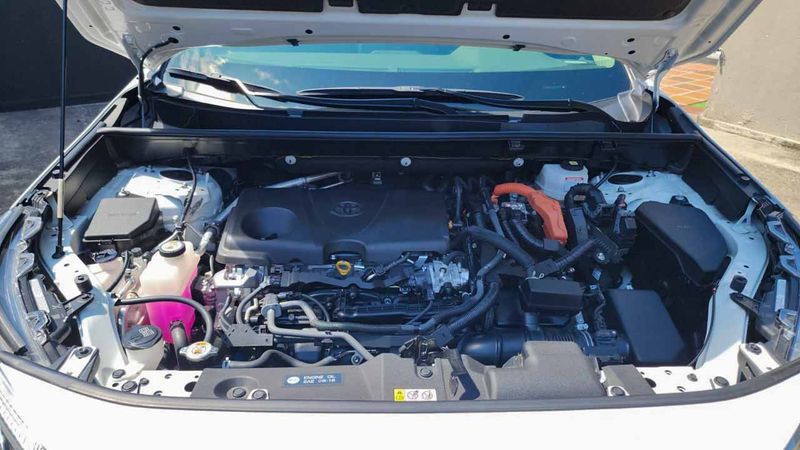 Toyota-Rav-4-1884720573-08_20250225220706