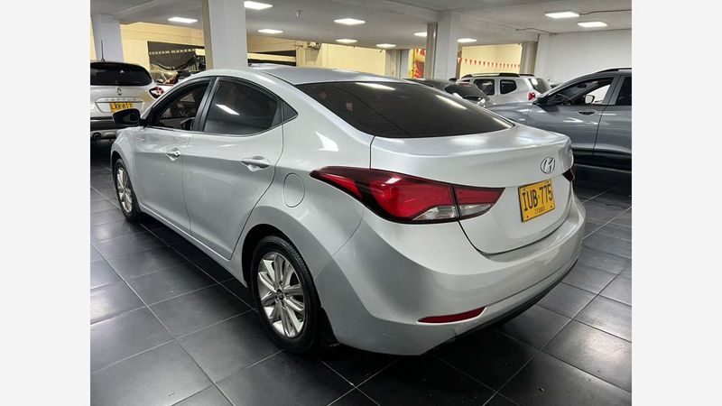 Hyundai-Elantra-014565153-07_20250327152814