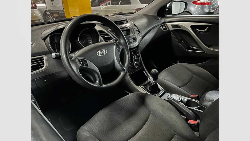 Hyundai-Elantra-014565153-08_20250327152814