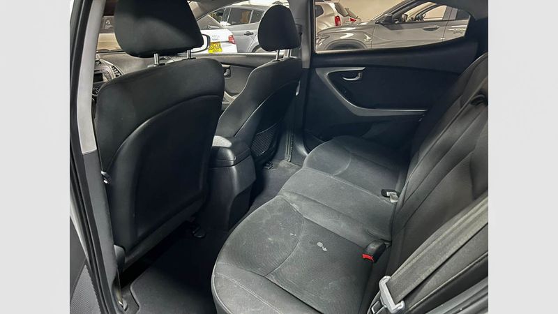 Hyundai-Elantra-014565153-09_20250327152814