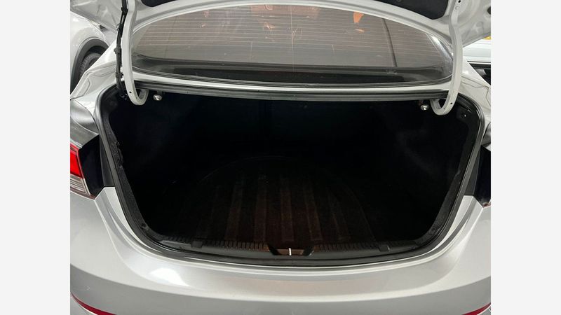 Hyundai-Elantra-014565153-10_20250327152814
