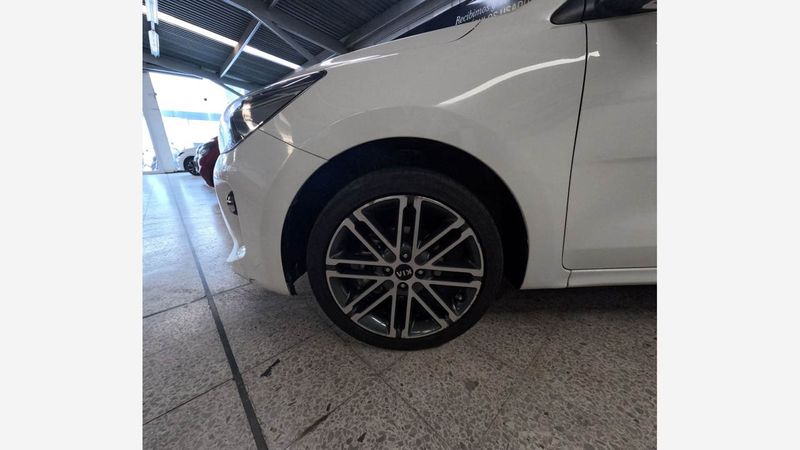 Kia-Rio-Zenith--Blanco-0461947166-03_20250329003340
