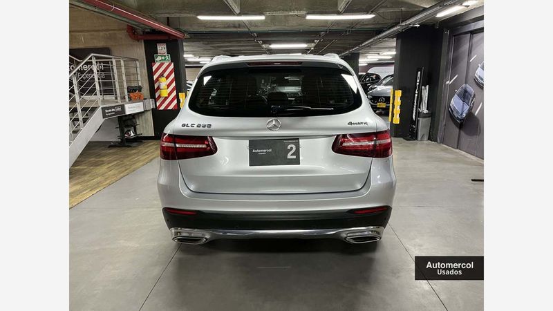 Mercedes-Benz-Glc-250-4Matic-2-0L-209Hp-Plateado-0726663060-03_20250402162211