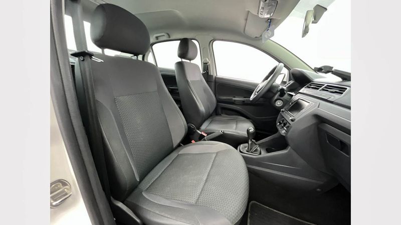 Volkswagen-New-Voyage-Comfortline-1-6--Blanco-1541062494-07_20250329022055