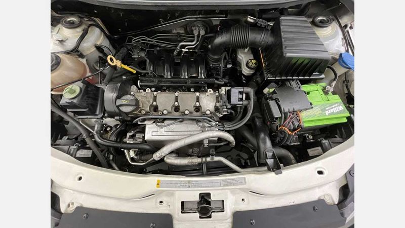 Volkswagen-New-Voyage-Comfortline-1-6--Blanco-1541062494-10_20250329022055