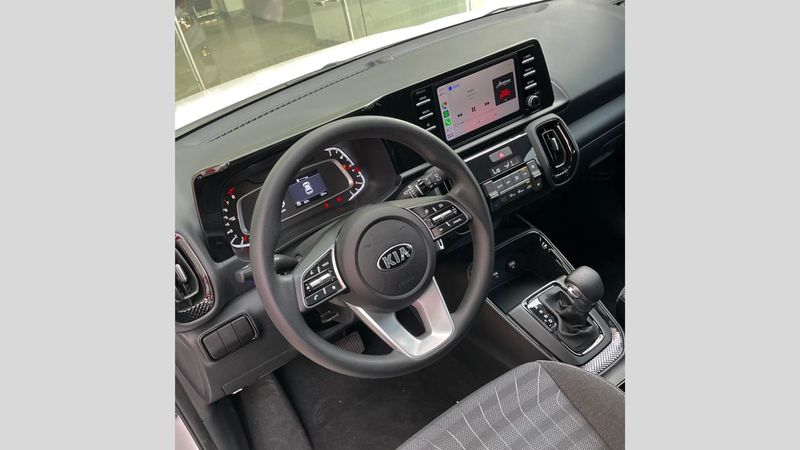 Kia-Sonet-Vibrant-03529094-04