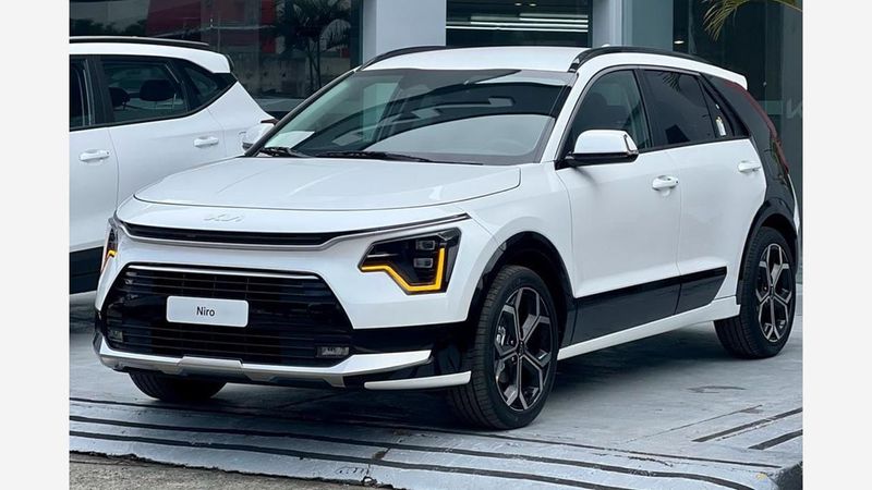 Kia-Niro-Zenith-AT-Blanco-01