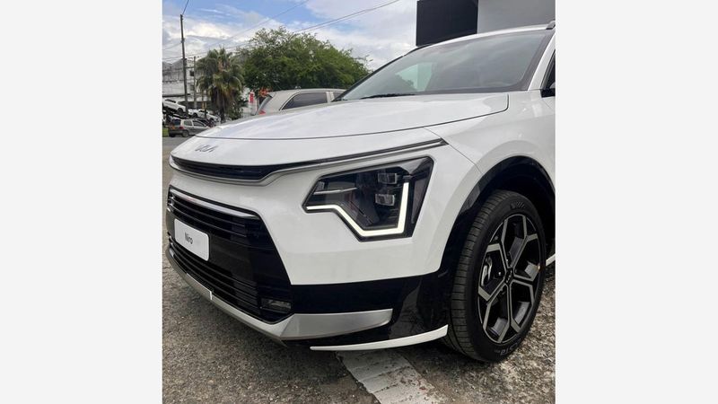 Kia-Niro-Zenith-AT-Blanco-04