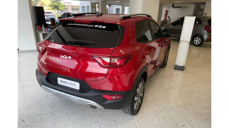 Kia-Stonic-Vibrant-MT-03505362-06