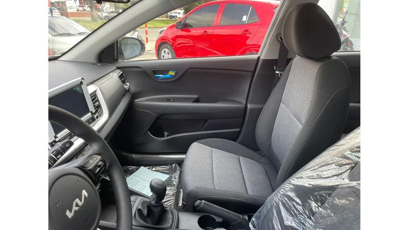 Kia-Stonic-Vibrant-MT-03505362-08