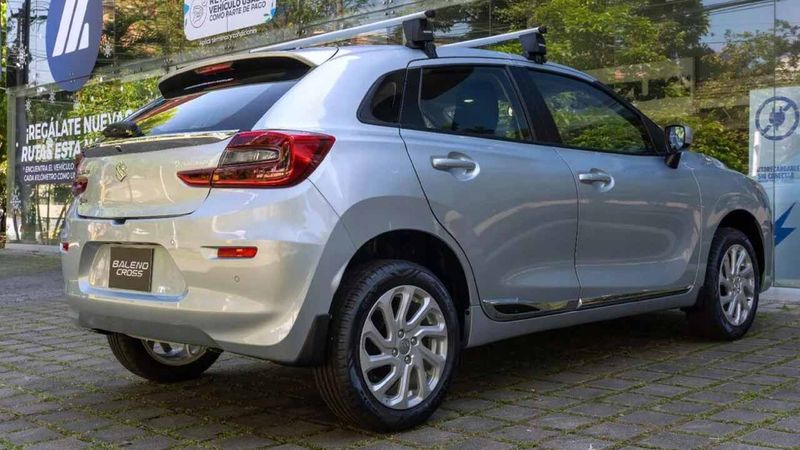Suzuki-Baleno-AT-GL-Gris-2052742038-03_20250506011309