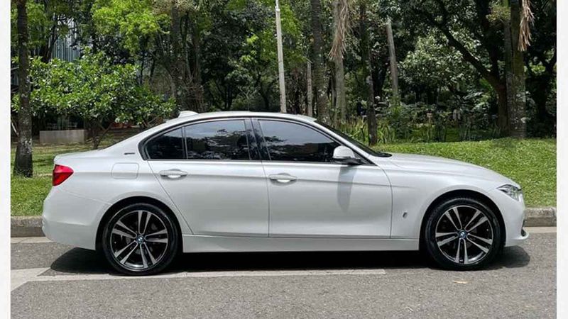 BMW-330E-hev-2-Turbo-Aut-Blanco-2023894320-04_20250326221703