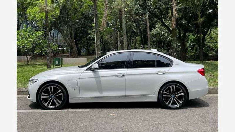 BMW-330E-hev-2-Turbo-Aut-Blanco-2023894320-05_20250326221703