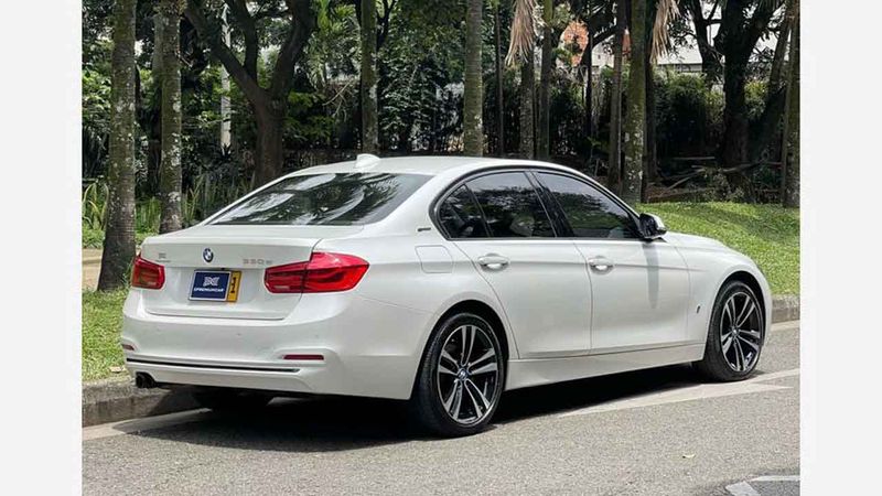 BMW-330E-hev-2-Turbo-Aut-Blanco-2023894320-06_20250326221703
