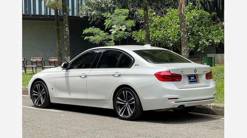 BMW-330E-hev-2-Turbo-Aut-Blanco-2023894320-08_20250326221703