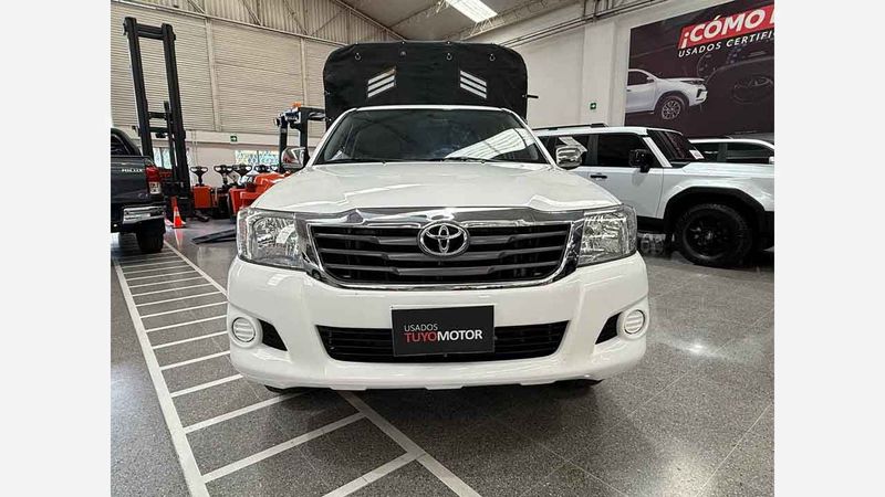 Toyota-Hilux-0217250101-04_20250512224034