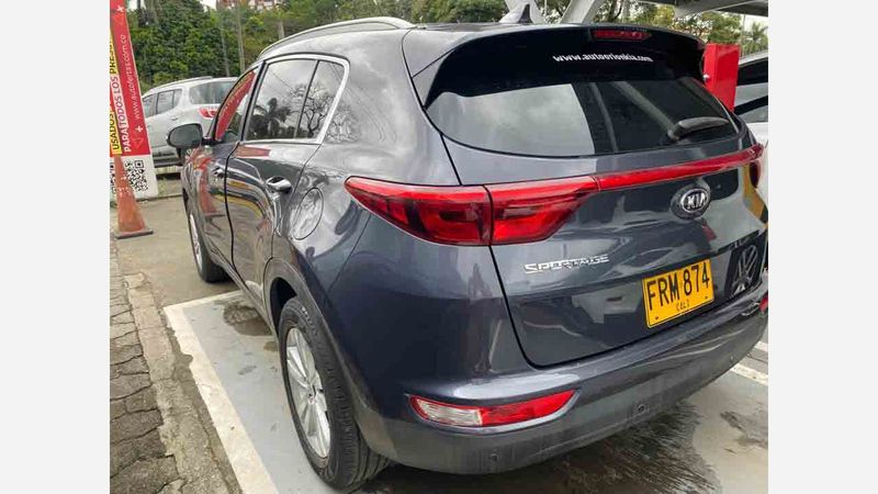 Kia-Sportage-Emotion-Mt-2000Cc--Gris-1905295100-03_20250524002124