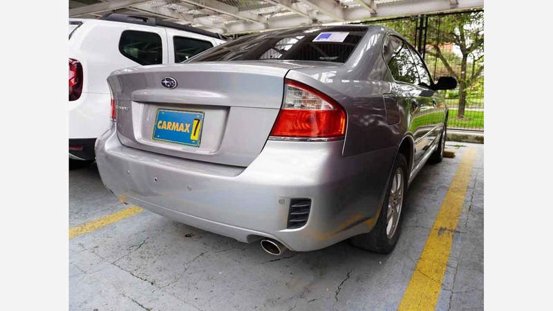 Subaru Legacy 27 Gris