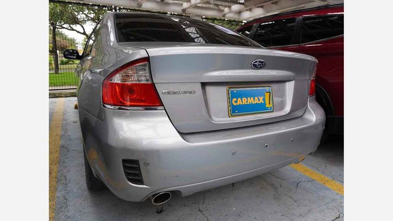Subaru Legacy 27 Gris