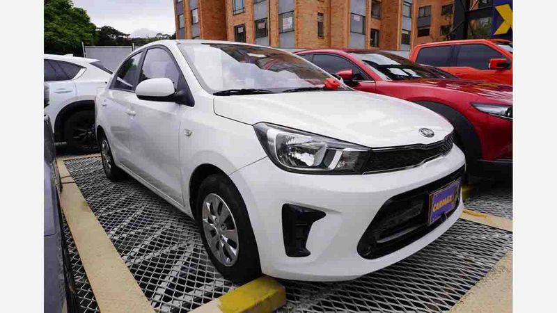 Kia Soluto 588 Blanco