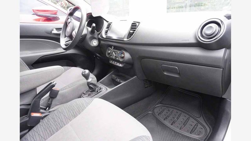 Kia Soluto 588 Blanco