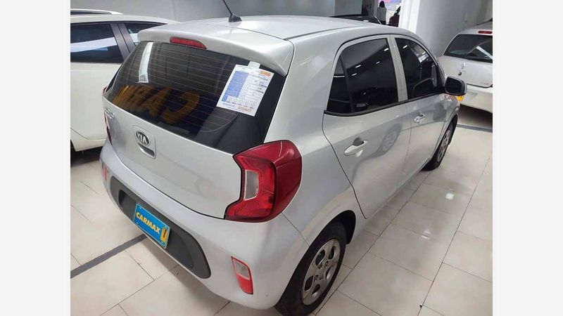 Kia Picanto 27 Plateado