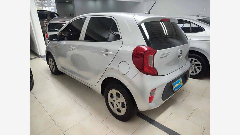 Kia Picanto 27 Plateado