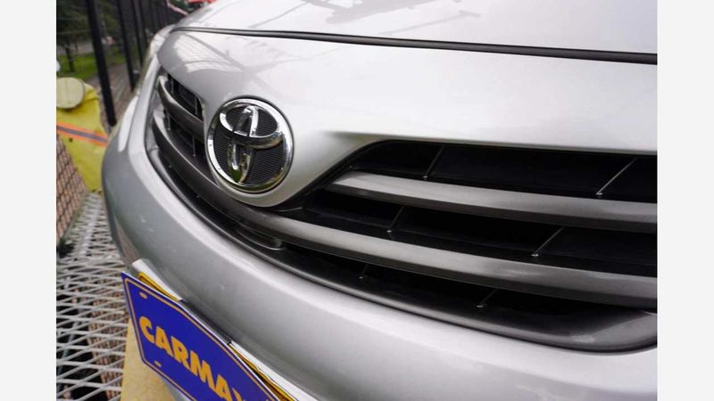 0737709711-Toyota-Corolla-724-Plateado-02_20250527174704