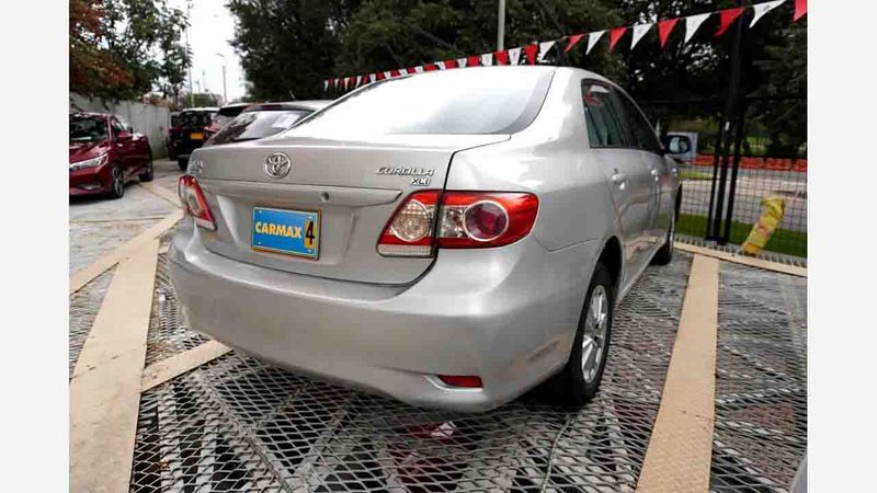 0737709711-Toyota-Corolla-724-Plateado-03_20250527174704