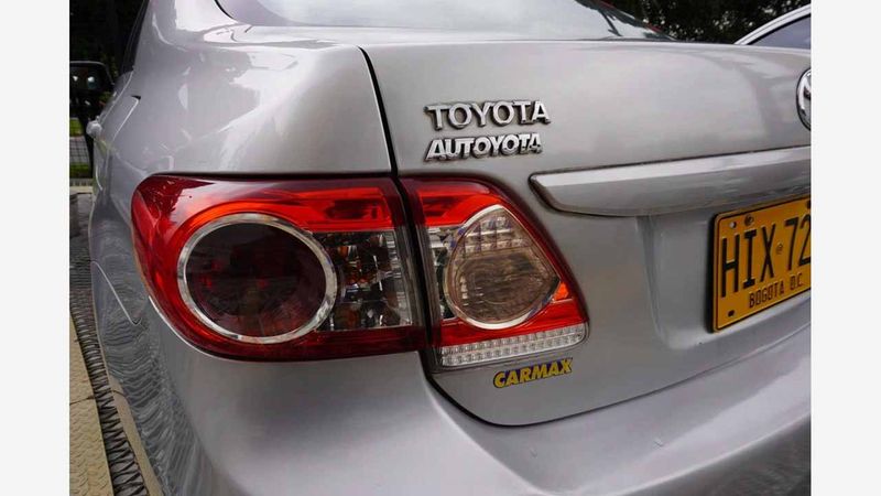 0737709711-Toyota-Corolla-724-Plateado-06_20250527174704
