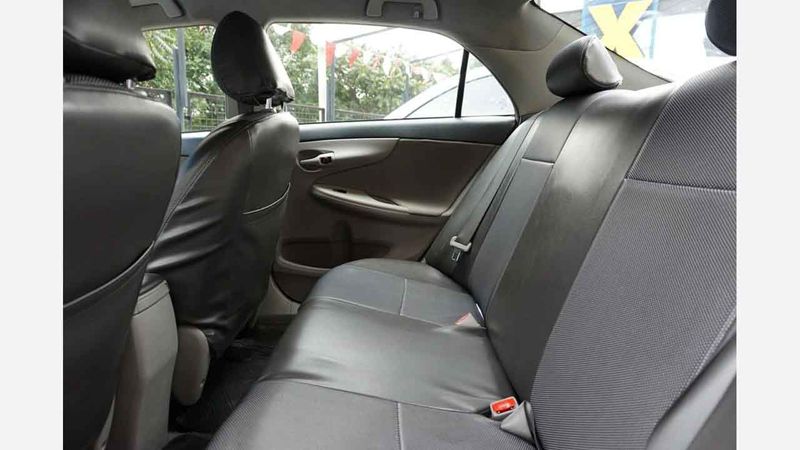 0737709711-Toyota-Corolla-724-Plateado-09_20250527174705