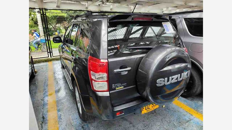 Suzuki Grand
