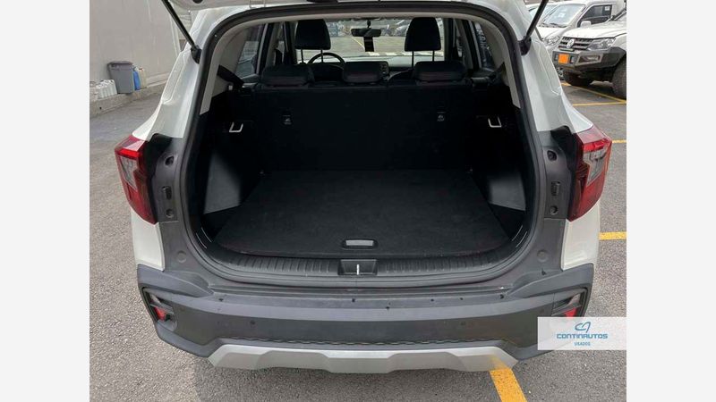 Kia-Seltos-Vibrant-Aut-2-0L-147Hp-Blanco-09_20250602004142