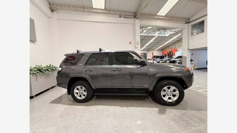 Toyota 4Runner SR5 Gris