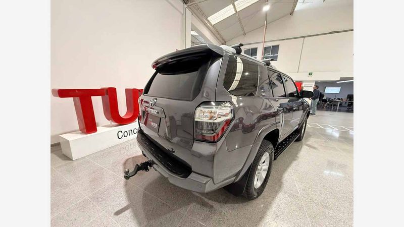 Toyota 4Runner SR5 Gris