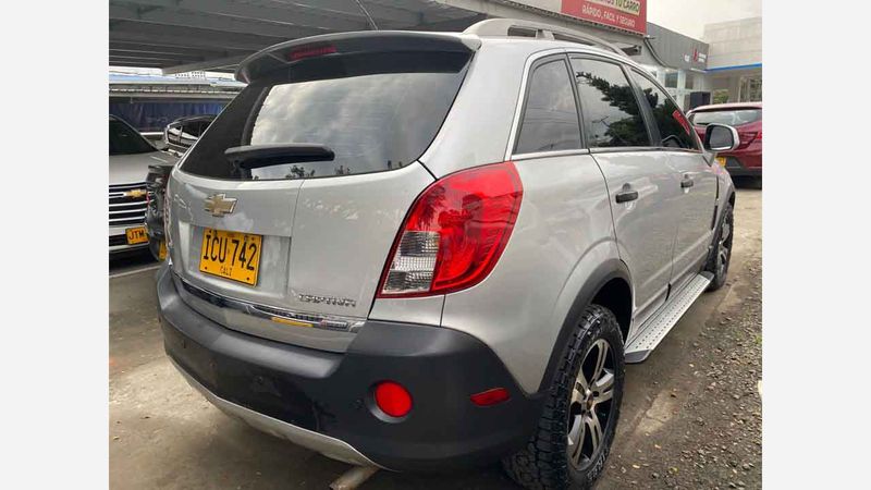Chevrolet-Captiva-Sport-2-4L-Fwd-At-Plateado-1908408923-04_20250605014025