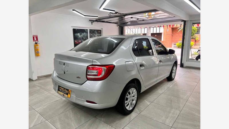 Renault-Logan-2023-4x2-Gris-2084581950-05_20250612004059