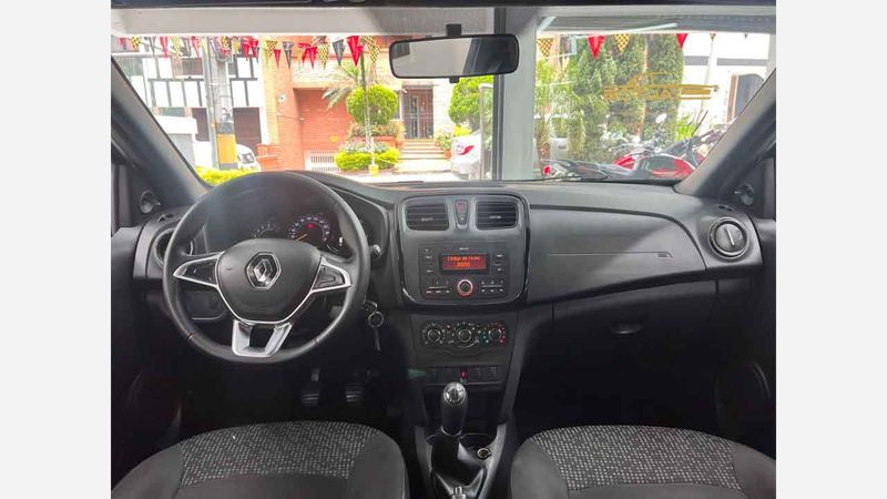 Renault-Logan-2023-4x2-Gris-2084581950-06_20250612004059