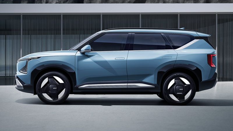 Kia-Ev5-Wind-AT-Gris-0101125183-02_20250403235321