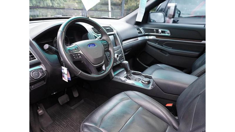 Ford-Explorer-0735881235-06_20250617025941