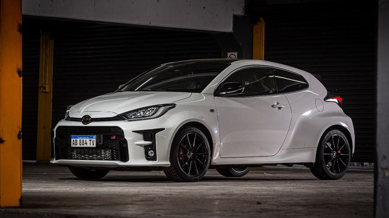 YARIS GR